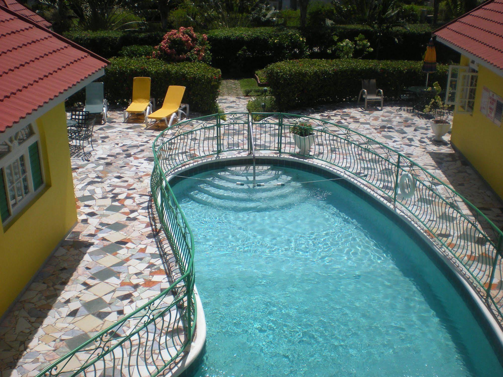 Villa Sonate Runaway Bay Exterior foto